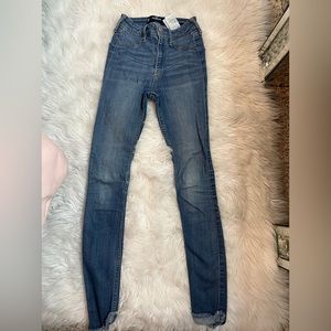 Hollister medium wash jeans